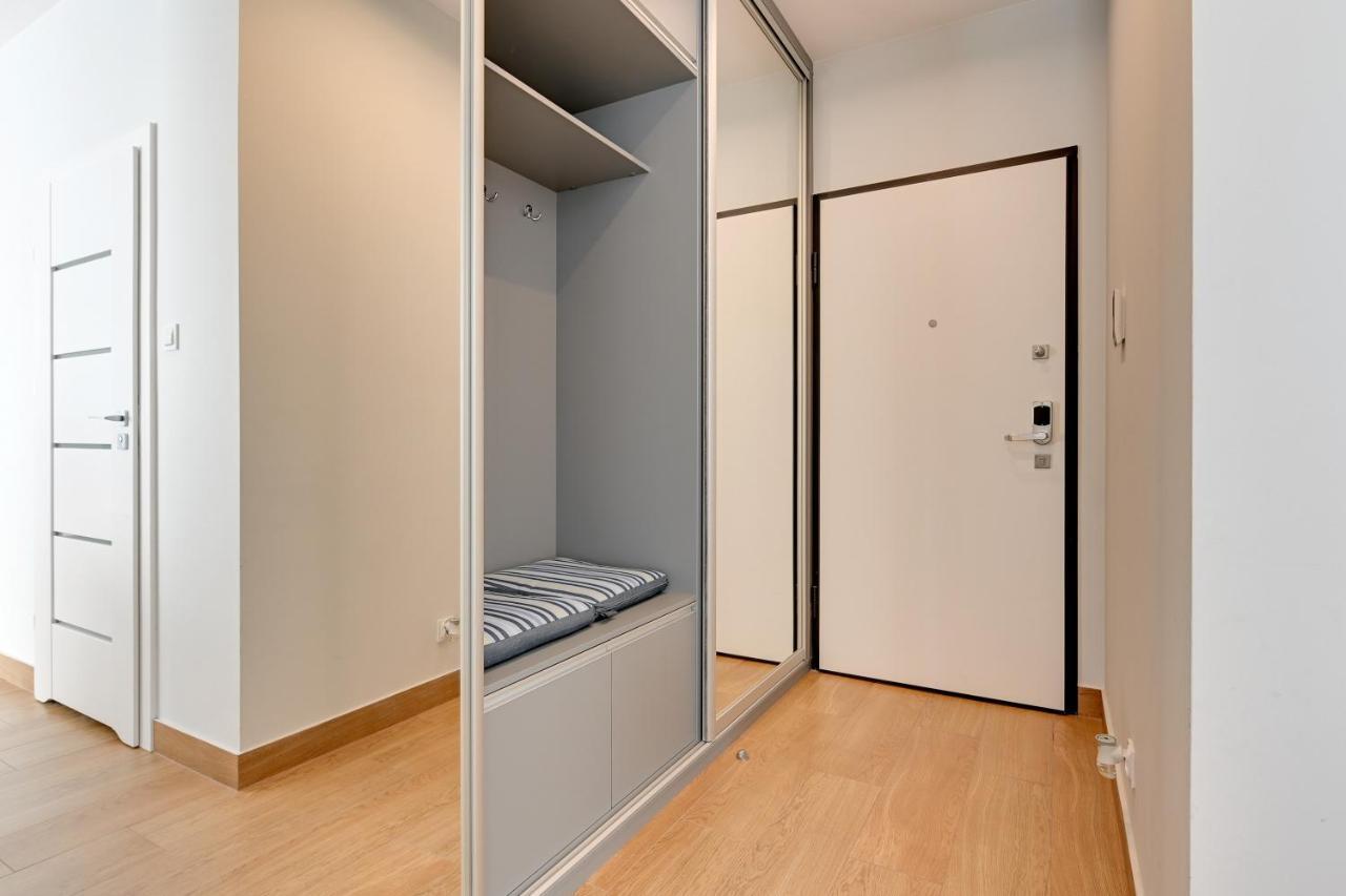 Holiday Apartment Near The Sea - Free Private Parking กดัญสก์ ภายนอก รูปภาพ