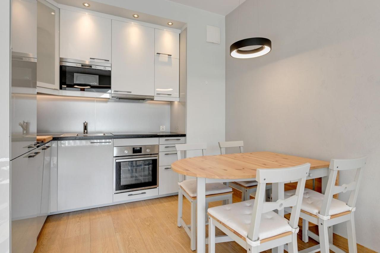 Holiday Apartment Near The Sea - Free Private Parking กดัญสก์ ภายนอก รูปภาพ